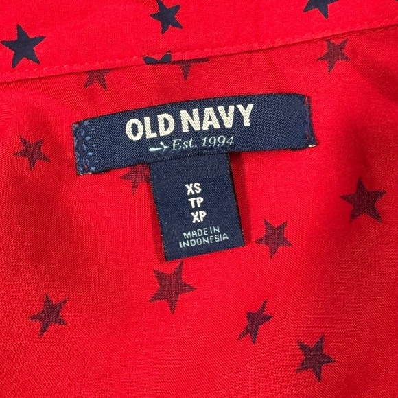 Old Navy Red Blue Stars Collared Buttoned Neckline Rolled Sleeves Blouse Top XS - Picture 13 of 14